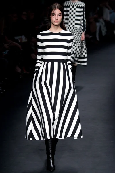 Look 2